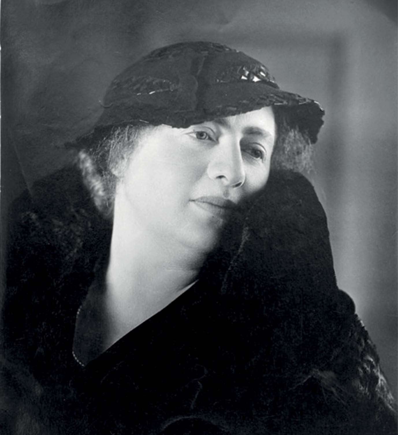 Irma Stern, book project, flat copies, photographs, neswpaper asrticles,