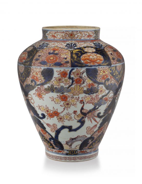 A Japanese Imari vase, Edo period, late 18th century