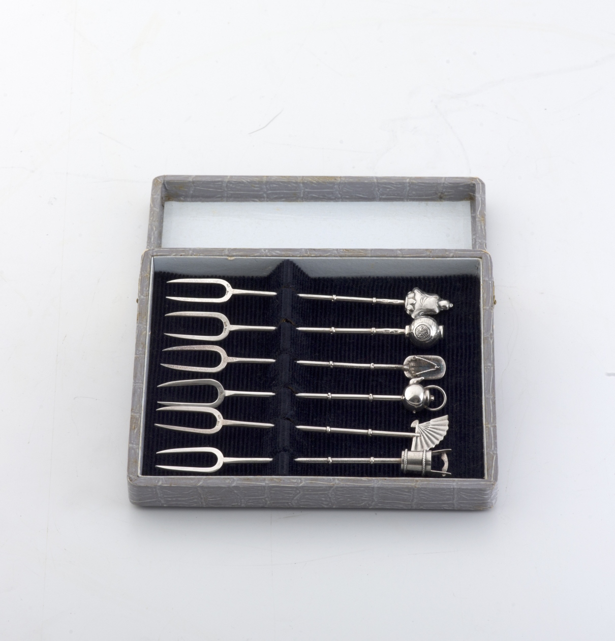 A set of six Chinese silver pickle forks, Wing Nam & Co, 1910, .800