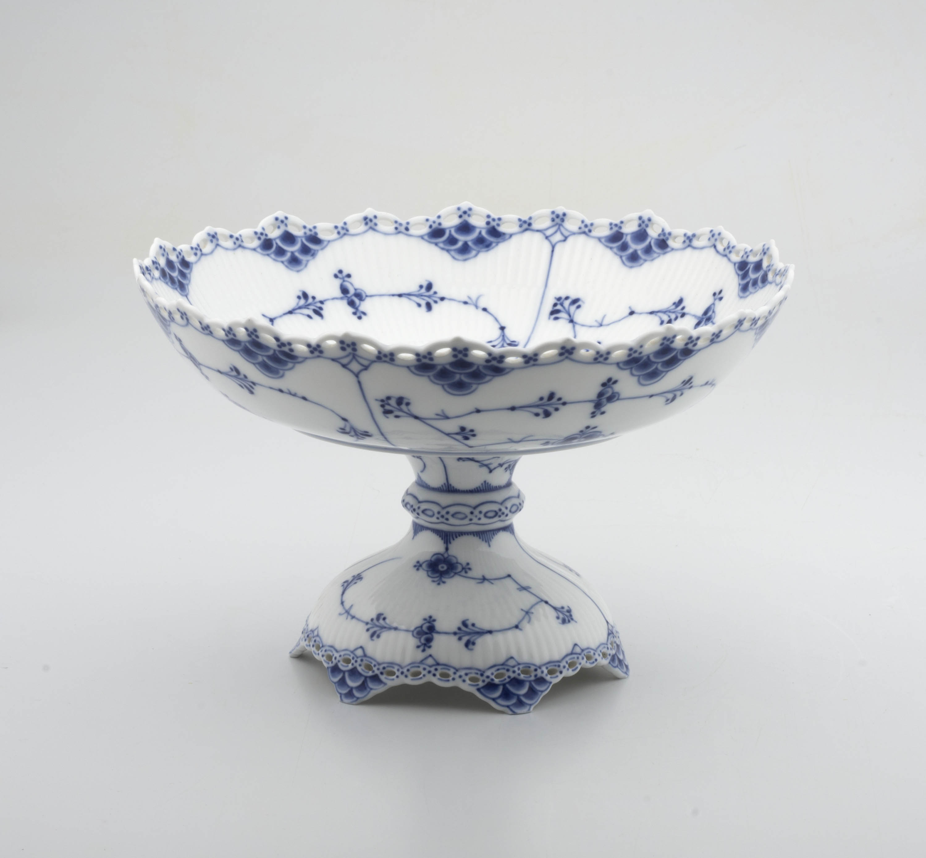 A Royal Copenhagen Blue Fluted Full Lace pattern dish on stand, 1899-1922