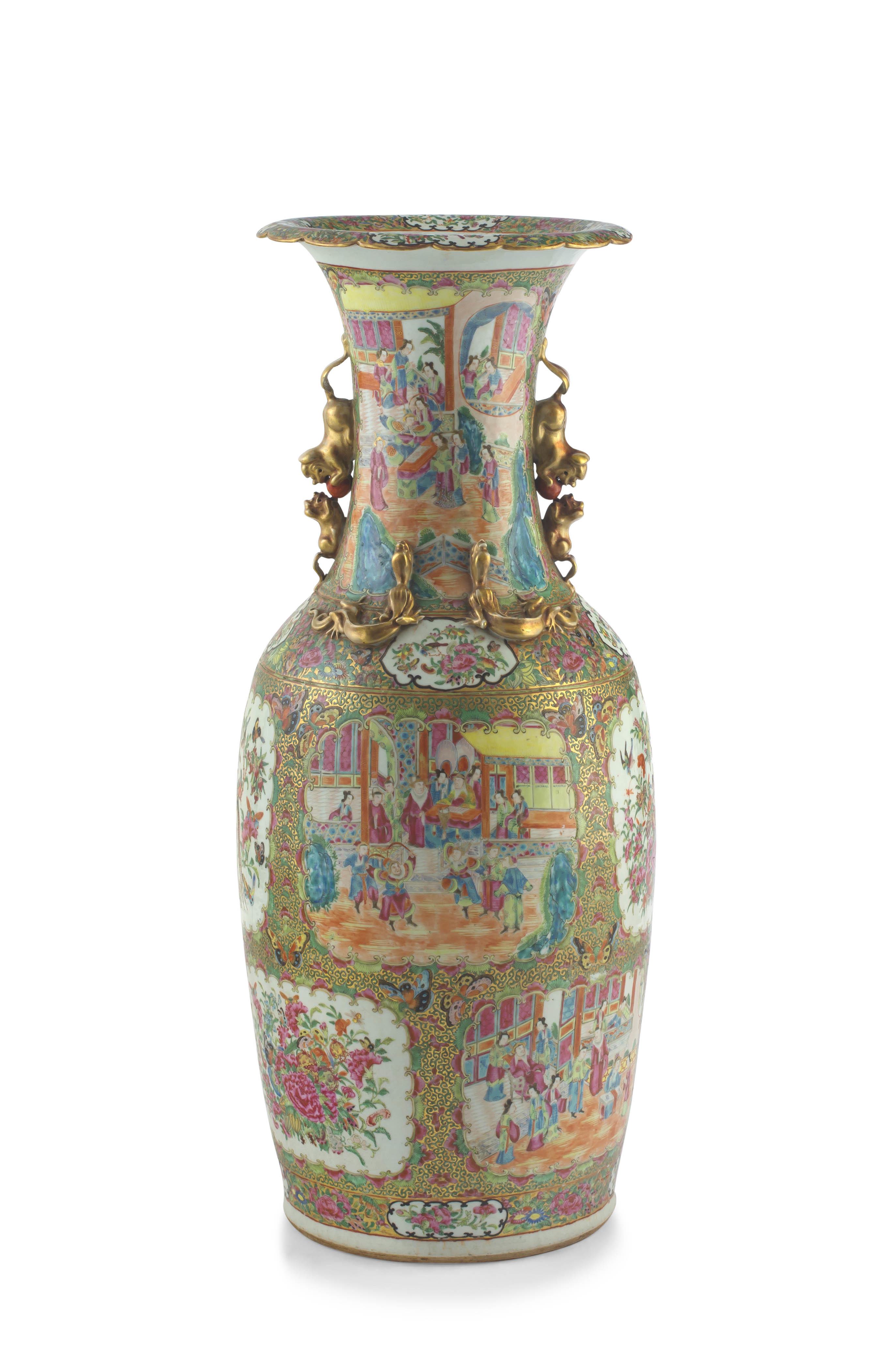 A large Chinese famille-rose vase, Qing Dynasty, late 19th century