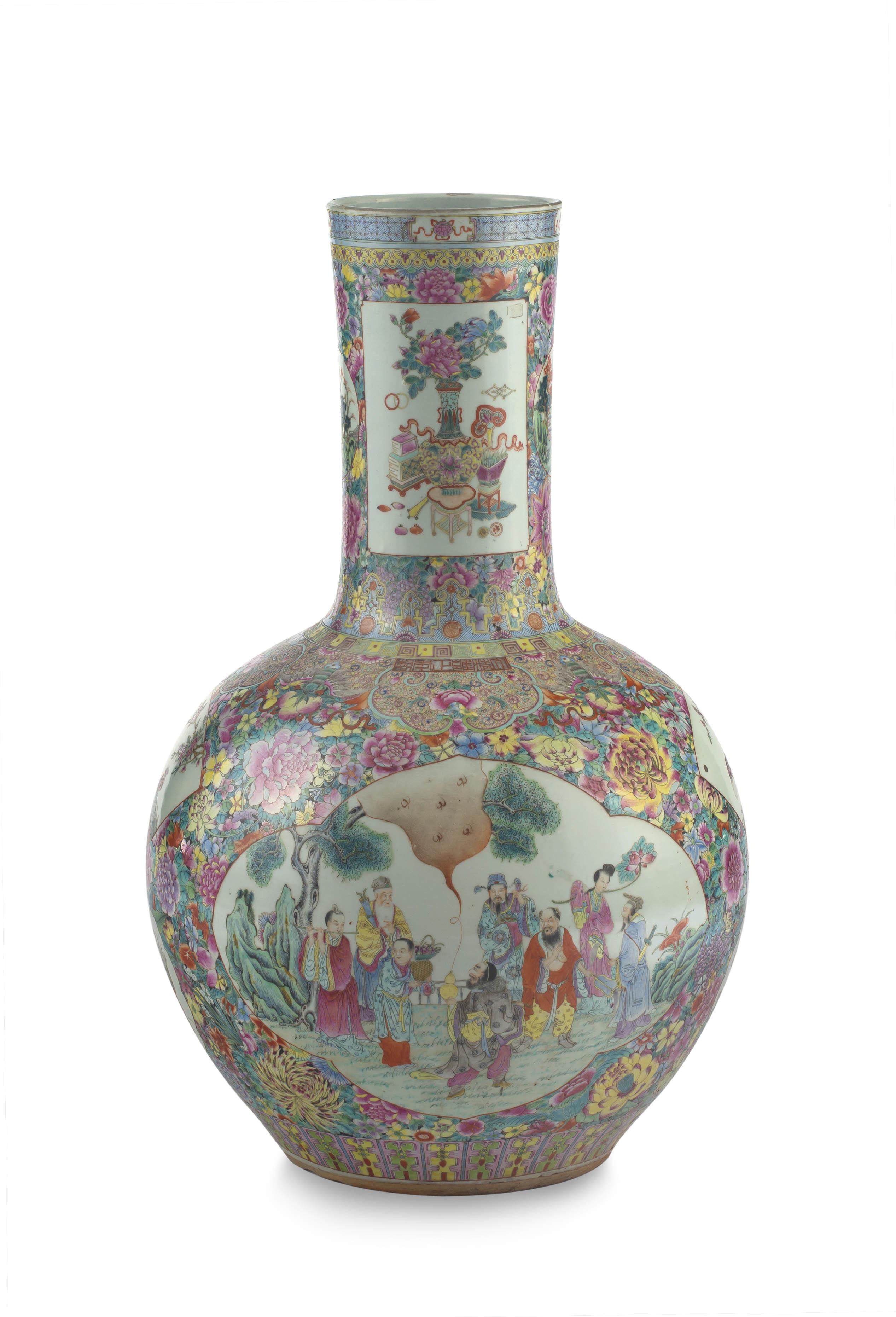 A large Chinese famille-rose vase, Qing Dynasty, 19th century