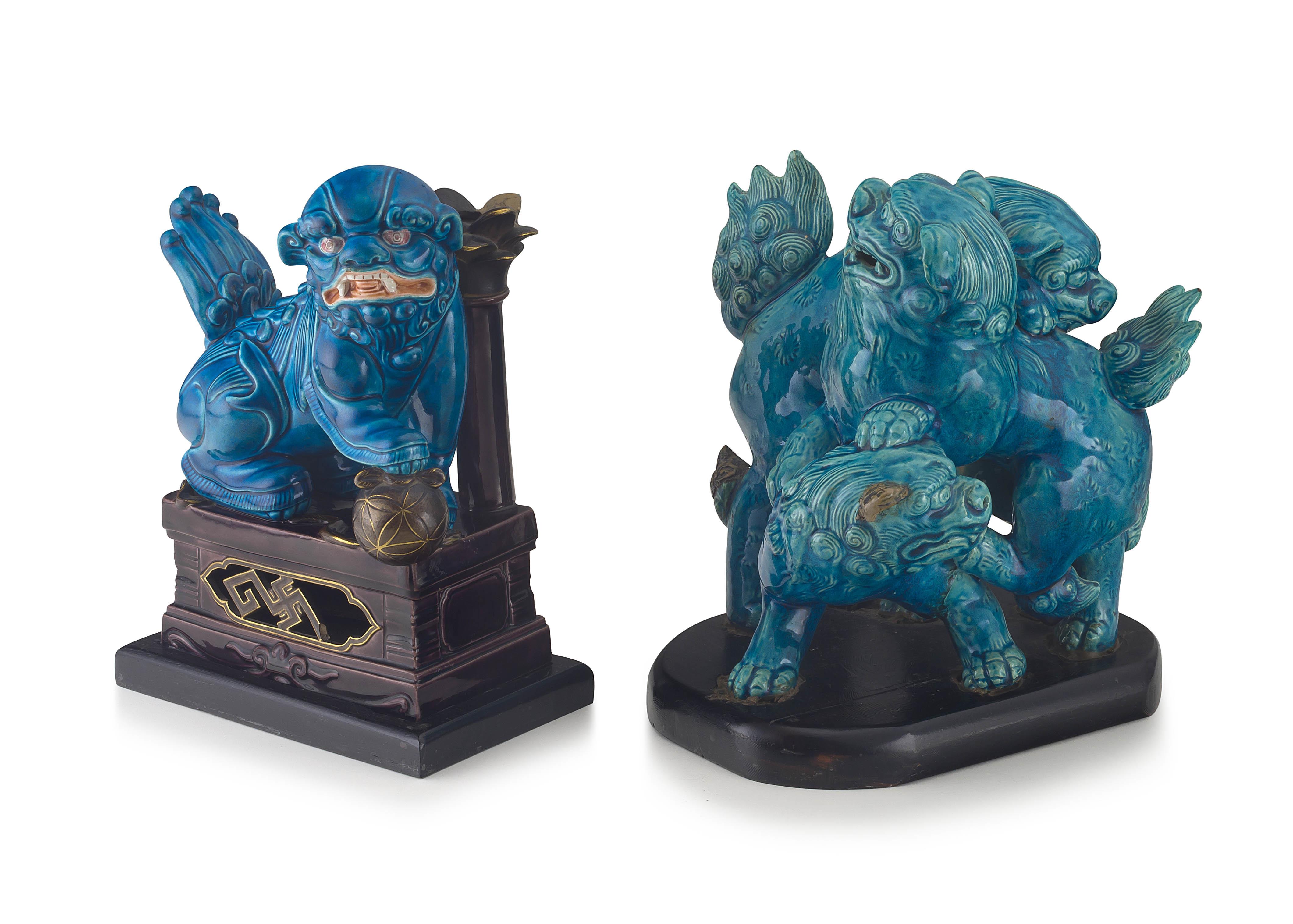 A Chinese turquoise-glazed figural group of contesting dog-of-fo, late 19th/early 20th century