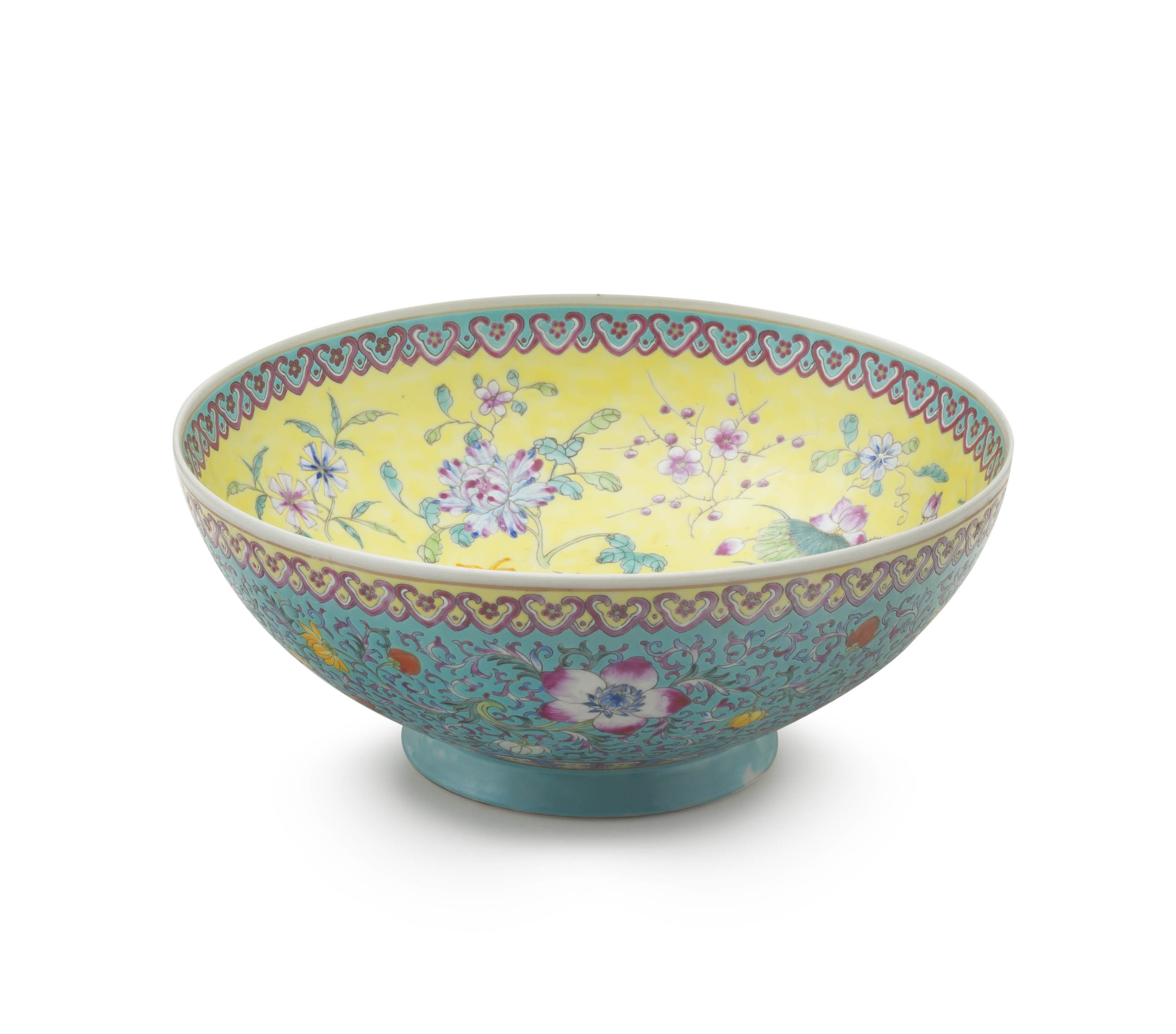 A Chinese famille-rose bowl, 20th century