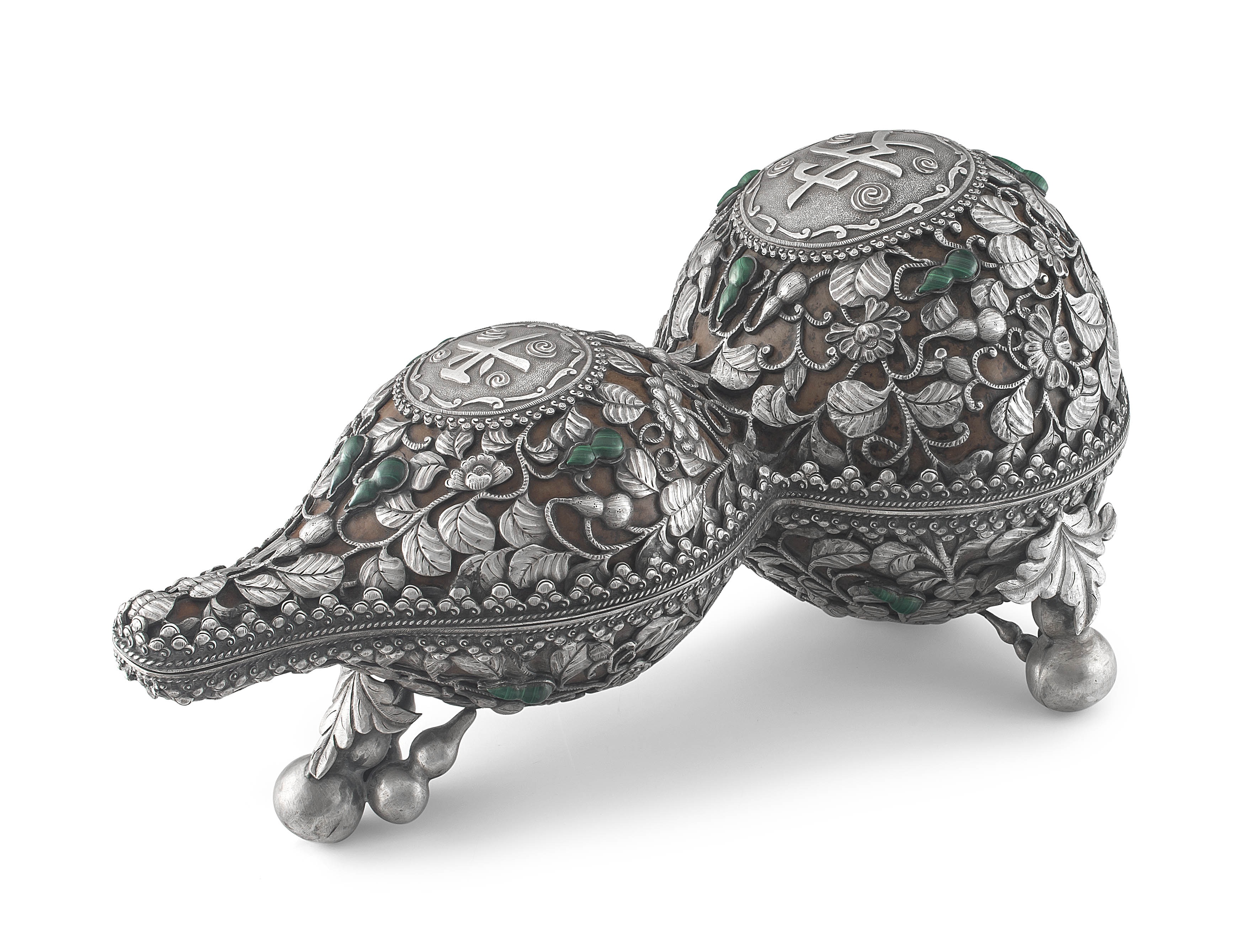 A Tibetan silver overlaid double-gourd box and cover, 19th/20th century