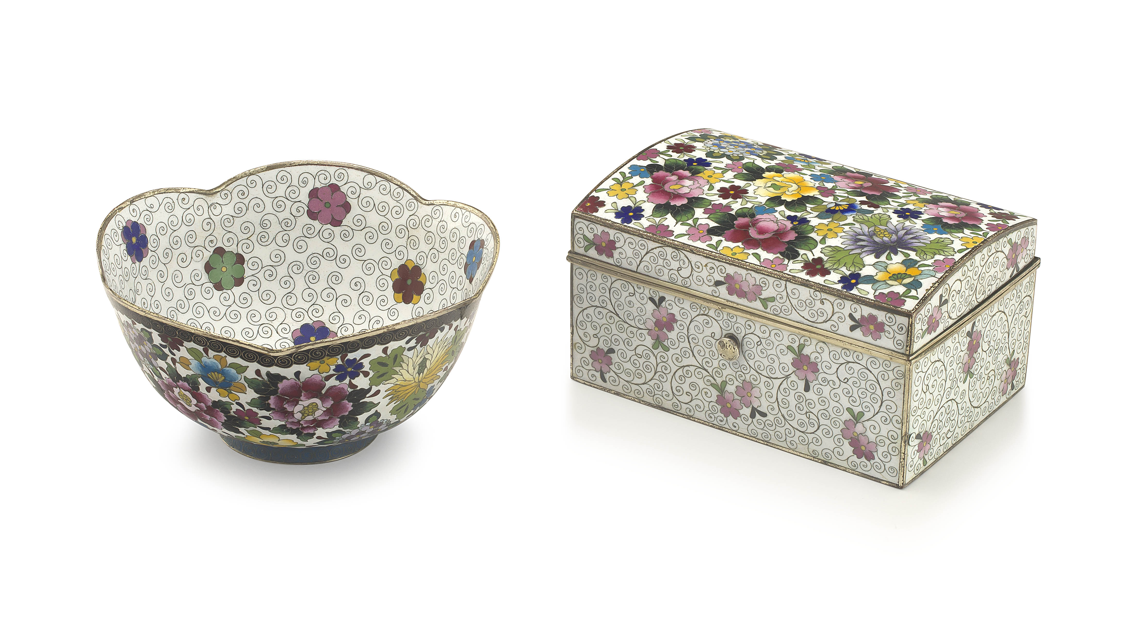 A Japanese cloisonné enamel box, Inaba Cloisonné Co., late Meiji period, 1868-1912