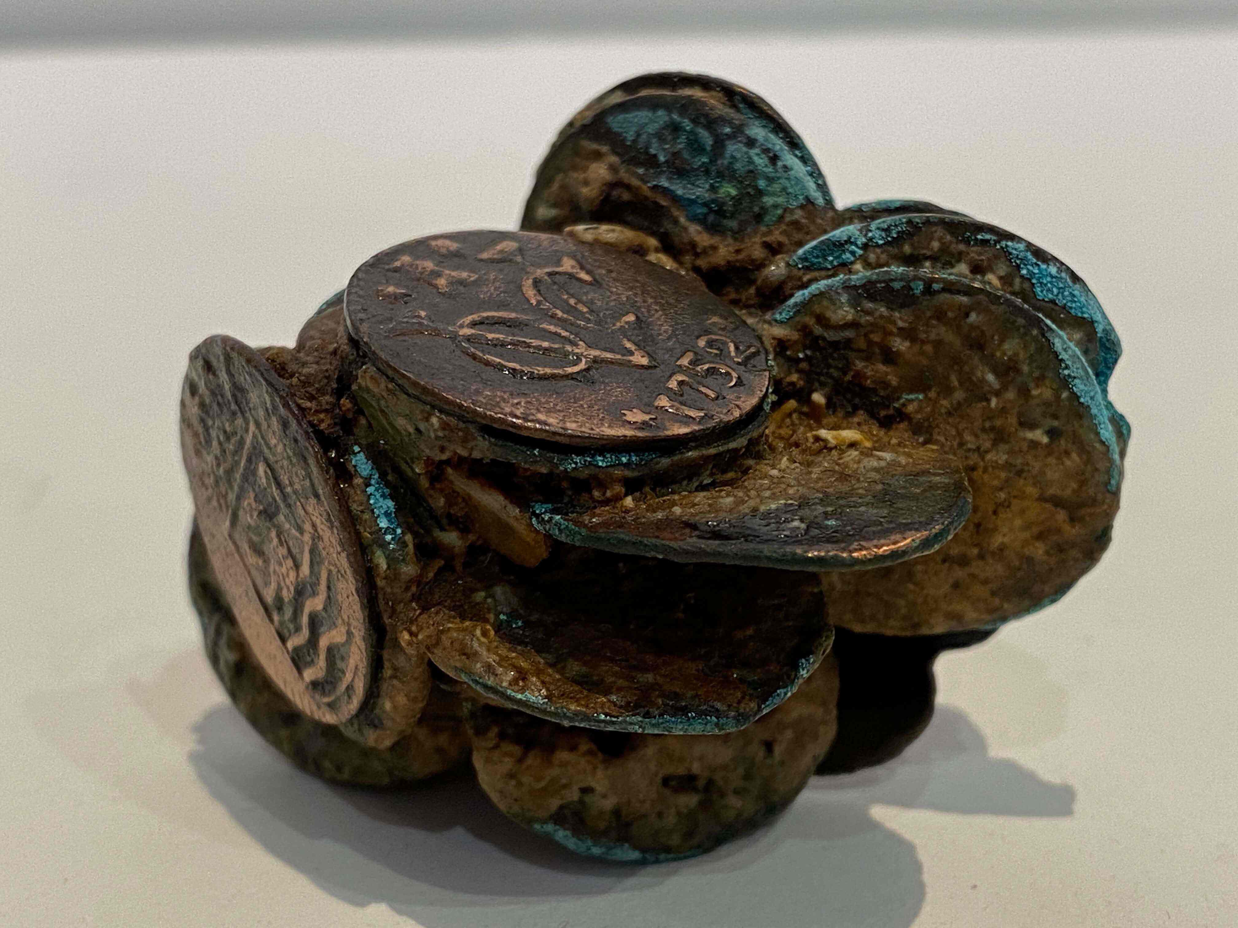 A cluster of VOC copper coinage, dated 1752