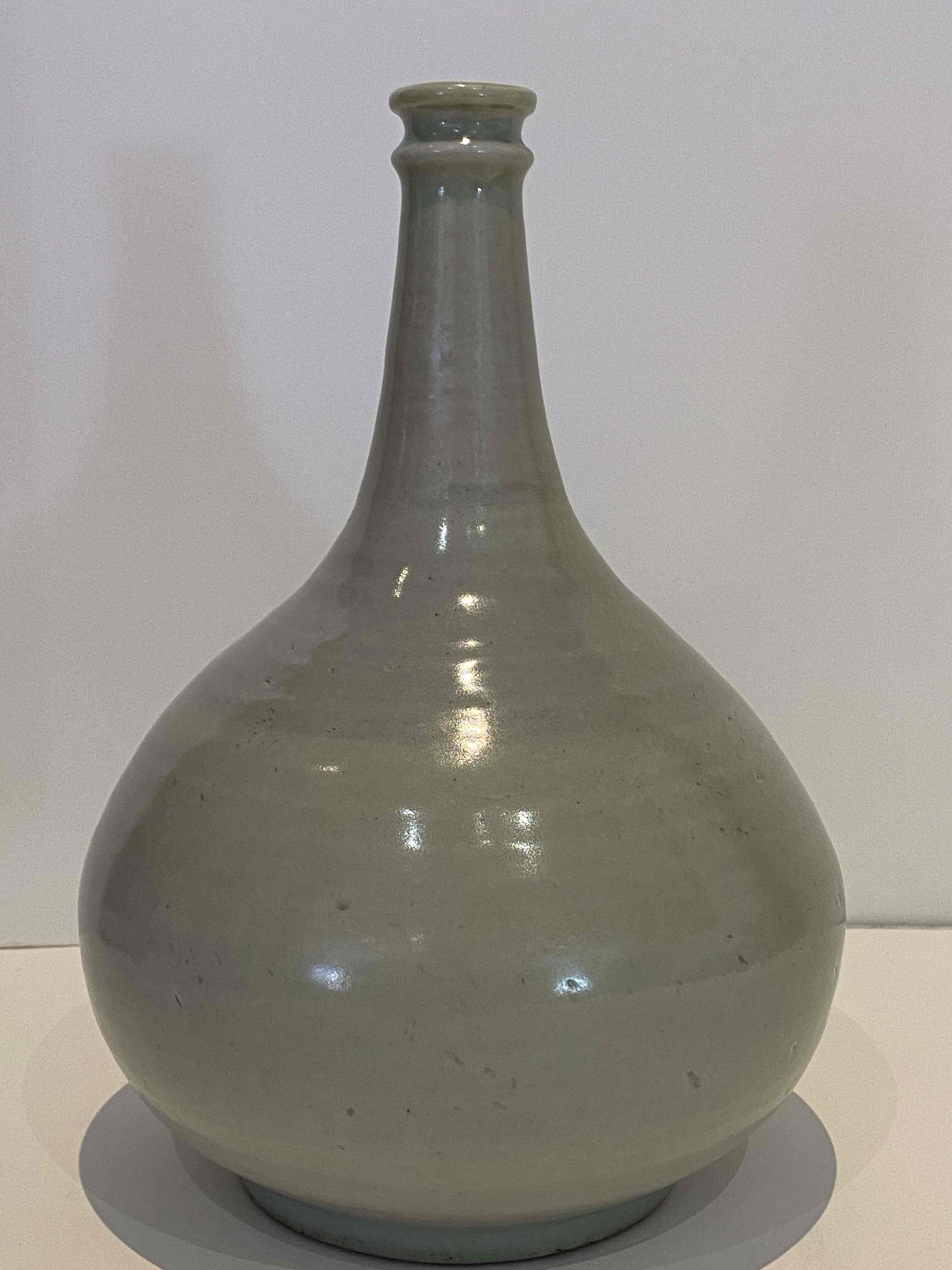 A Japanese blue and white VOC apothecary flask, 18th century