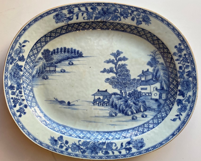 A Chinese Export blue and white dish, Qianlong period, 1735-1796