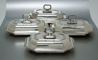 A set of three George V silver entrée dishes and covers, D & J Wellby Ltd, London, 1918