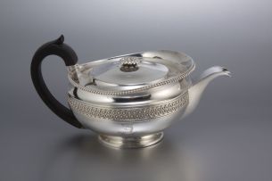 A George III silver teapot, Paul Storr, London, 1816