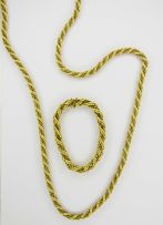An 18ct yellow and white gold necklace