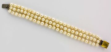 Cultured pearl bracelet