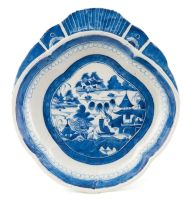 A Chinese blue and white Nankin shell-shaped dish, Qing Dynasty, early 19th century
