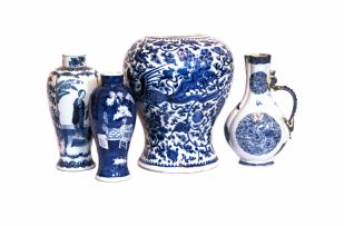A Chinese blue and white flask, Qing Dynasty, 18th century