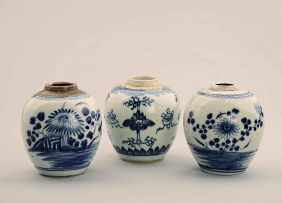 A group of three Chinese blue and white jars, Qing Dynasty, early 19th century