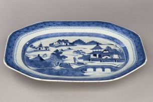 A Chinese blue and white Nanking dish, Qing Dynasty, early 19th century