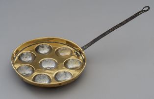 A Cape brass kolwyntjie pan, early 19th century