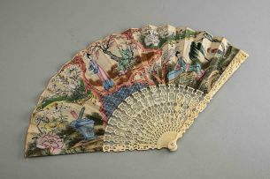 A Chinese painted and ivory brisé fan, Qing Dynasty 19th century