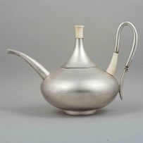 A Portuguese silver teapot, Carlos Lopes de Sousa, Oporto, post 1957-1977, .916 standard