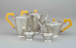 An Art Deco silver tea and coffee service, Barker Brothers Silver Ltd, Birmingham, 1937