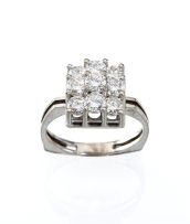 Diamond nine-stone ring