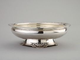 A George V silver rose bowl, Williams (Birmingham) Ltd, Birmingham, 1923