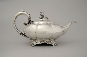 An Indian Colonial silver teapot, Lowe & Co, Madras, mid 19th century