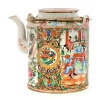 A Chinese Famille-Rose teapot and cover, late 19th century