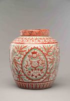 A Chinese Export iron-red and green jar and cover, 18th century
