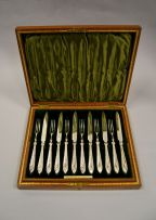 A silver-plate fruit set, Roberts and Belk, Sheffield, early 20th century, Rd 547092, retailed by Goldsmiths' Co, Newcastle