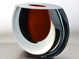 A Beránek glassworks vase, designed by Jan Konarík, 2004, pattern number 2004/22