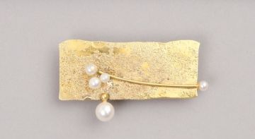 18ct gold and pearl pendant/brooch