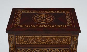 A pair of Italian walnut and marquetry comodini, in the manner of Maggiolini, 18th/19th century
