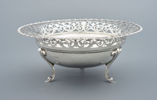 A George VI silver bowl, James Dixon & Sons, Sheffield, 1938