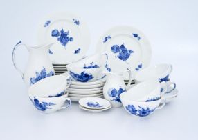 A Royal Copenhagen Blue Flowers-braided pattern part tea service