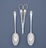 A pair of cased Victorian silver berry spoons, Elkington & Co, Birmingham, 1892