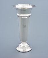 A George V silver vase, probably Deakin & Francis Ltd, Birmingham, 1919