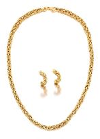 18ct gold fancy-link chain