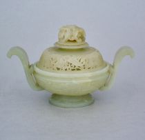 A Chinese jade censer, early 20th century