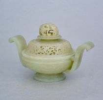 A Chinese jade censer, early 20th century