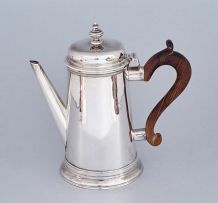 A George III silver coffee pot, John Langlands I & John Robertson I, Newcastle, 1783
