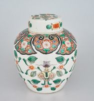 A Chinese famille-verte jar and cover, Qing Dynasty, 19th century