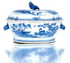 A Chinese blue and white tureen and cover, Qing Dynasty, Qianlong (1735-1796)