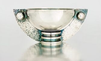 A French silvered-metal two-handled pedestal coupe, Jean Després (1889-1980)