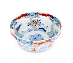 A Japanese Imari bowl, late Meiji Period (1868-1912)