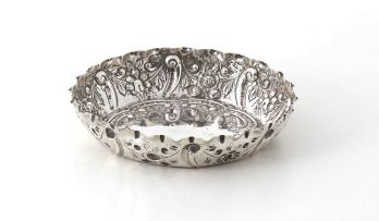 A Victorian silver dish, Charles Edwards, London, 1899