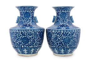 A pair of Chinese blue and white vases, Qing Dynasty, 19th century