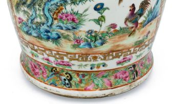 A Chinese famille-rose vase, Qing Dynasty 19th century