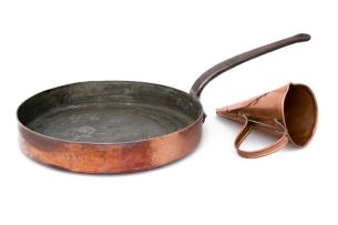 A French large copper frying pan, 19th century